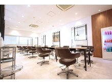 リー 天王寺(Lee)の雰囲気（広々とした店内で安らぎのひと時を♪【髪質改善/エクステ】）