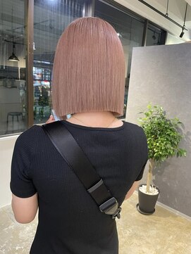 メリー オオサカ(Merly Osaka) 相性◎切りっぱなし×淡いピンクカラー_white pink beige_