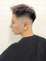 アールプラスヘアサロン(ar+ hair salon) フェードカット × ピンクグラデーションカラー