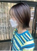 切りっぱなしボブ インナーカラー