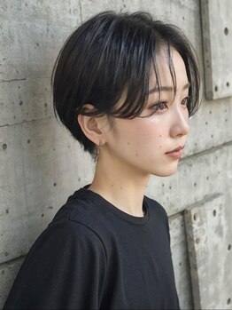 ヘアーアンドメイク ドレス(DRESS)の写真/立体的に切り進んでいくドライカットで360度どこから見ても美しいフォルム!コンプレックスも魅力へ大変身♪