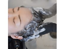 ヘッドスパで身体のめぐりを整え、頭皮・髪質改善していきます。