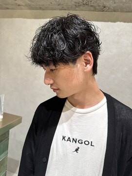 ゼスト リル 新宿(ZEST lill) 塩澤太一 シャドウパーマ 癖毛風 無造作パーマ 新宿