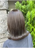 透明感カラー　切りっぱなしボブ　グレージュ