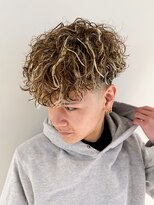 ルーシー 渋谷(LUCEY)&nbsp;スペインカールハイライトスパイラルパーマフェード極道パーマ