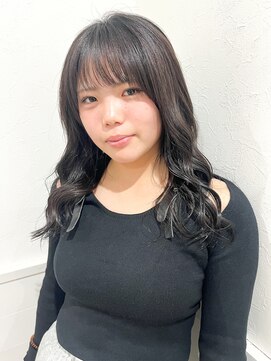 ビバラヘアー(VIVA LA HAIR) ダークアッシュで上品な印象へ