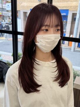 顔まわりレイヤー/シースルー/ハッシュカット/ボルドーレッド