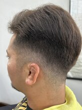 マツイ(MATSUI) 上が長めのフェードカット