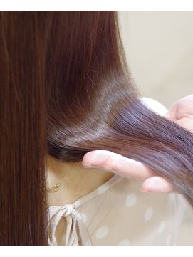 シュクル イスナーニ(しゅくる ithnani) つるサラロングヘアー