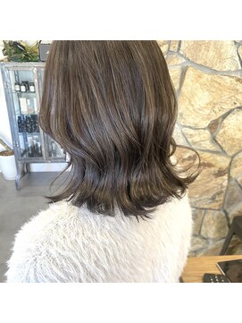 レヴォ(LeVO) ナチュラルハイライトミルクティーベージュ