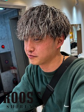 ルースト 渋谷店(ROOST) ツイストスパイラル×ホワイトハイライト