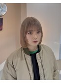 ペールベージュ
