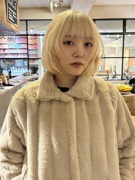 ドロップ(drop) 儚いレイヤーボブ　ホワイトブロンド　　〈表参道　青山〉