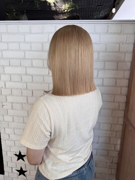 アンバーロイス 綱島(umber royce) 抜きっぱなしブロンドボブ