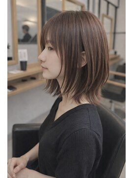 ソッカ(socca) 切りっぱなしミディアムレイヤーボブ