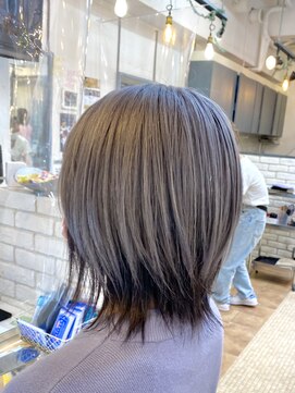 ビランチェ 池袋(bilancia) ウルフカット/インナーカラー/シルバーアッシュ[池袋/池袋東口]