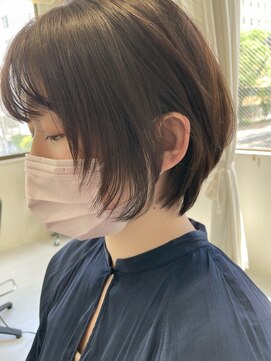 ジジ(jiji) 顔まわりレイヤーボブ