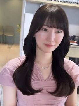 ティア(Tia.) （韓国ヘア/くびれヘア/ロングヘア/前髪/サイドバング/小顔）
