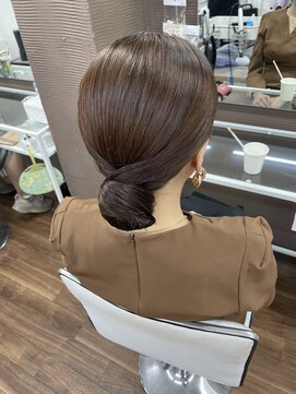 リレーション(Relation) タイトシニヨン