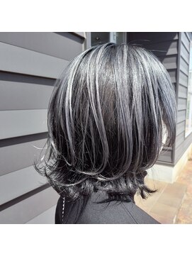 エムスリー ソリス(EMU THREE SOLIS) シルバーアッシュハイライトカラー