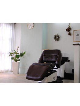 【oggiottoアロマスパ】目をよく使う方に★十数年培った技術で、凝り固まった頭皮を健やかで美しい状態へ◎