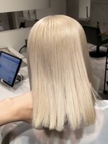 モニカ(MONIQA) ホワイトベージュ