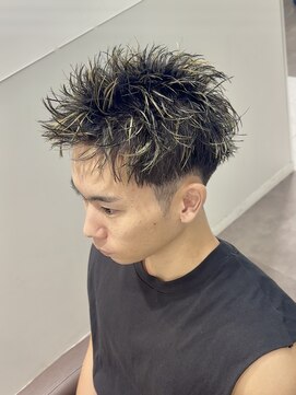 サロウィン 大宮(SALOWIN) 大宮スパイキーベリーショート金メッシュハイライトメンズ短髪