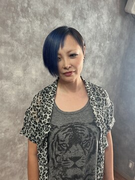 コルト(COLT) アシンメトリーショート×ブルーインナー