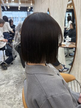 ロンドアジュール 横浜(Lond azur) チャコール/オリーブグレー/レイヤーカット小顔顔周り韓国横浜