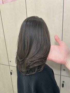 アイズ 横浜(IS) オリーブグレージュ/ブリーチなし/レイヤーカット