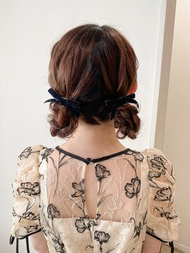 レア 表参道(L'ea) 大人ガーリーダークアッシュミディアムレイヤー結婚式ヘアセット