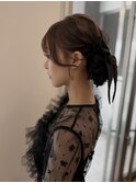 結婚式お呼ばれサイドシニヨンヘアアレンジ