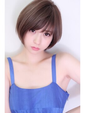 クーエフー(coo et fuu) ノームコアなショートボブにうぶバング&ミルクティーカラー 藤沢