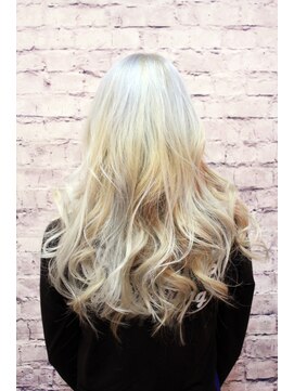 フオラヘアー 中板橋店(Fuola HAIR) ゆるふわ波ウェーブ×外国人風ブロンドハイトーンカラー