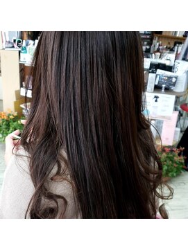 ヘアアンドメイクシュビア(SuBiR) ダメージを気にしなかったあの頃へ♪ヴァリジョア（髪質改善）