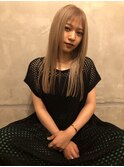 二度見される艶ハイトーンベージュ