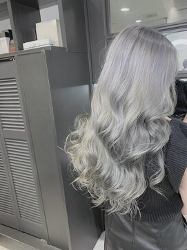 ロイオブジゼル(roi of GiseL) Instagram@2.roi.kentaa