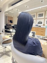 ラミ(L'ami)&nbsp;くびレイヤーエモージュグレーベージュカラーダークアッシュ