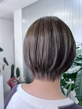 ループ(LOOP) 透明感ショートボブ