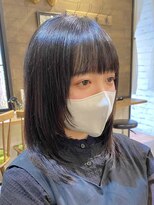 ヴァンクシー バイ ルナ(VANKCY by Luna) デザインカラー レイヤーカット ウェットヘア オリーブベージュ