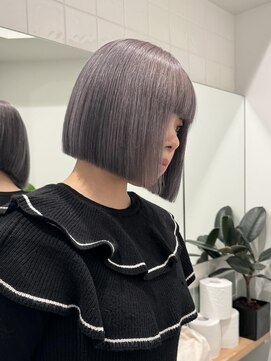 ラフ 新宿(Laff) 切りっぱなしボブミニボブぱつっとボブ暗髪ボブ/縮毛矯正/新宿