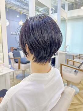 トッカ ヘアアンドトリートメント 難波店 小顔似合わせカット愛されクールショート20代/30代40代50代/難波