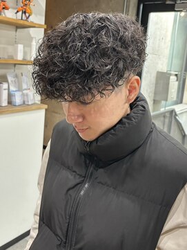 イーラ(era) スペインカール　パーマ　フェード　メッシュ　メンズ　ショート