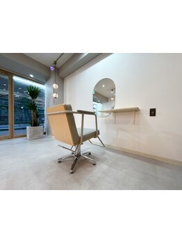 プライベート空間で気兼ねなくリラックス♪マンツーマン施術だから、お悩みも打ち明けやすい◎