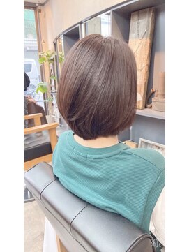 オト(oto) 大人フェミニンな艶ピンクブラウンで、やさしい雰囲気に◎