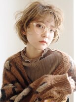 シオン(shion)&nbsp;ホワイトグレージュショートくびれヘア顔周りレイヤー_8952