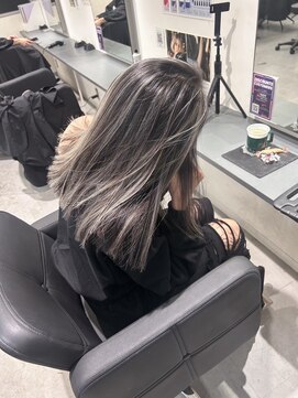 キング 心斎橋店(K!ng) 韓国オルチャンレイヤーカット透明感カラー顔まわり前髪カット