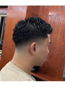 ロマンズヘッド(浪漫頭髪 ROMAN’S HEAD) カットアイロンパーマ