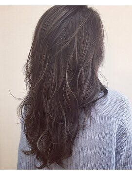 フレアジェネラス(FLEAR generous) マッシュウルフ×グレージュグラデーション 【柳本麻守】