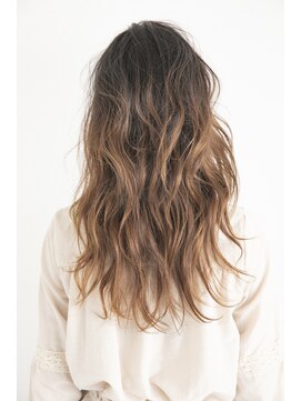 シャンプー ひろせ店(SHAMPOO) 毛先に向かって色が溶け込むグラデーションカラー